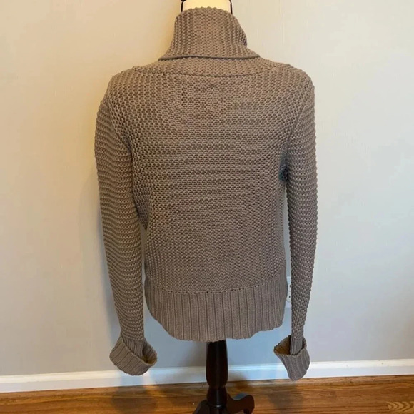 American Eagle Outfitters Chunky Cable Gray Wrap Over Front Sweater M - Picture 4 of 6